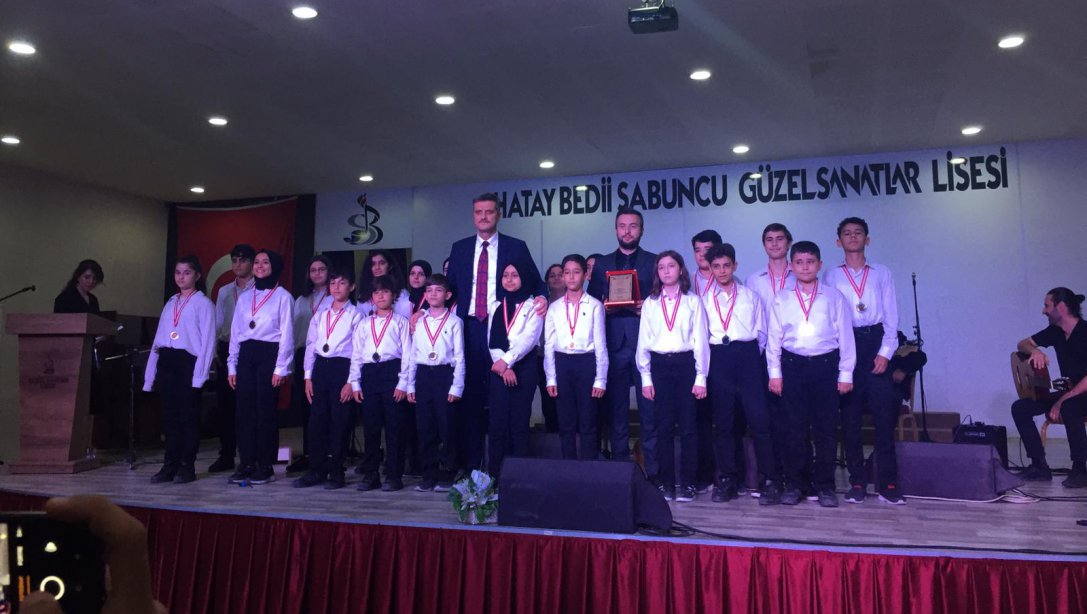 Şehit Ömer Halisdemir İmam Hatip Ortaokulu Hatay'da Sanat Var Projesi Ortaokullar Arası Türk Halk Müziği Koro Yarışmasında İl ikincisi olmuştur