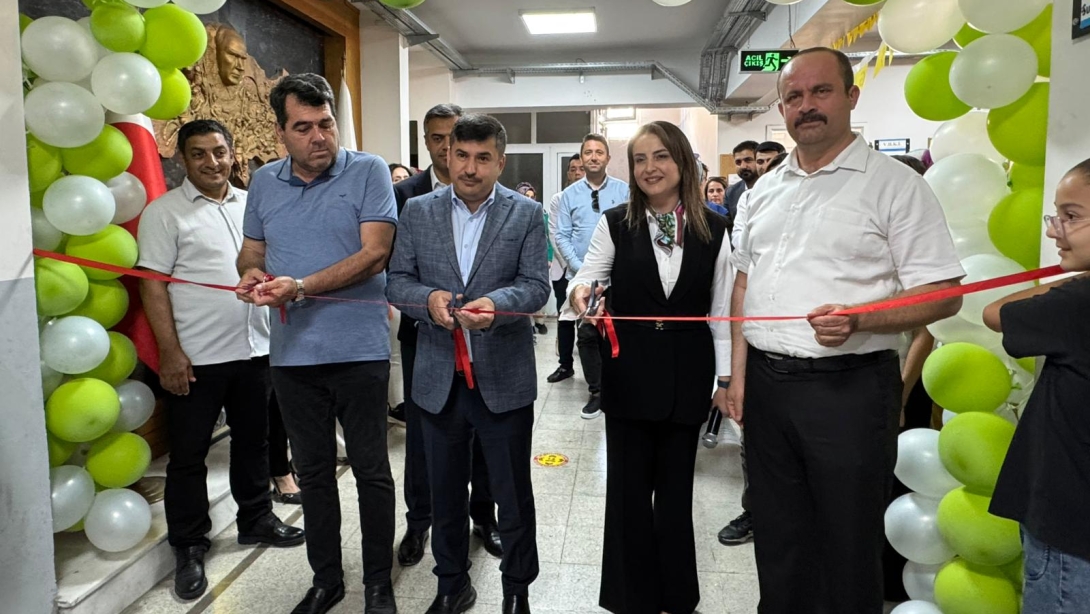 İskenderun Atatürkçü Düşünce Ortaokulu Dünya Çevre Günü Etkinliği Sergi Açılışı
